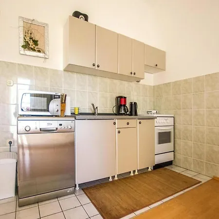Apartmán In Seline Near Paklenica Park