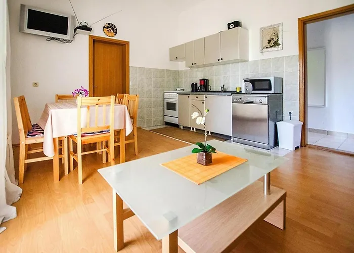 In Seline Near Paklenica Park Apartment Starigrad Paklenica
